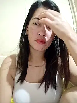 wildxxxGia online show from May 18, 2026, 8:13 pm