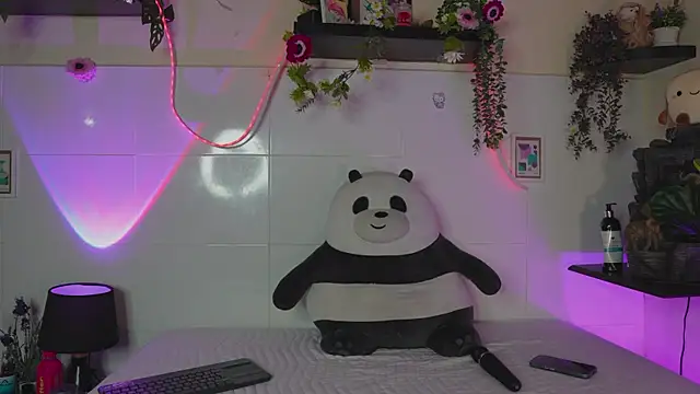 Lana Herondale online show from April 10, 2026, 4:19 am