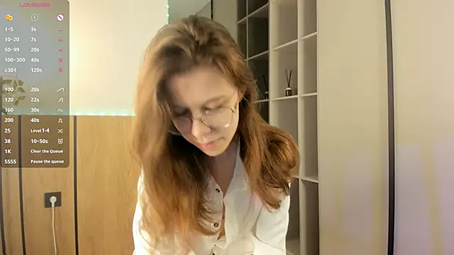 Snapshot of Xonalenei chatting on November 17, 2025, 8:02 pm Xonalenei online show from November 17, 2025, 8:02 pm