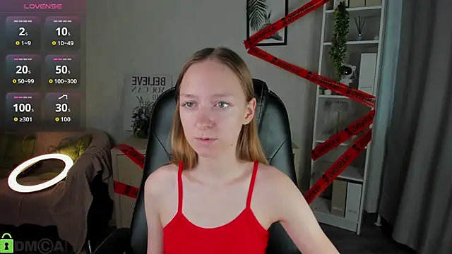 Mia E1fie online show from October 26, 2025, 8:04 am