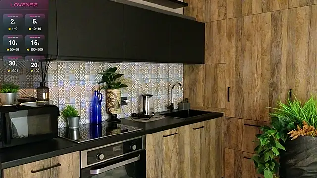 Snapshot of DebiHenks chatting on February 3, 2026, 5:07 pm DebiHenks online show from February 3, 2026, 5:07 pm