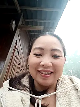 Snapshot of PhamPhung chatting on November 5, 2025, 12:14 am PhamPhung online show from November 5, 2025, 12:14 am