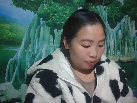 Snapshot of PhamPhung chatting on December 4, 2025, 2:49 pm PhamPhung online show from December 4, 2025, 2:49 pm