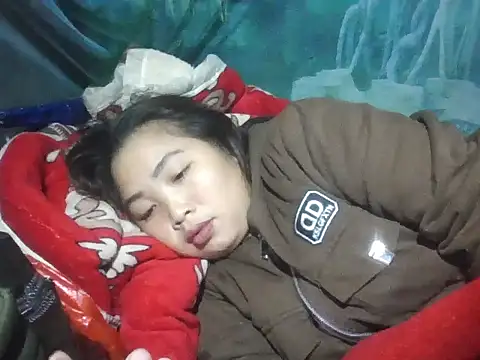 Snapshot of PhamPhung chatting on November 18, 2025, 2:53 pm PhamPhung online show from November 18, 2025, 2:53 pm