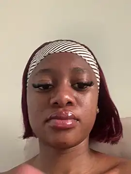 Snapshot of sweetcake87 chatting on October 13, 2025, 9:33 am sweetcake87 online show from October 13, 2025, 9:33 am