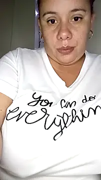 Snapshot of luzdanna chatting on November 1, 2025, 10:36 pm luzdanna online show from November 1, 2025, 10:36 pm