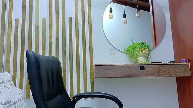 yorbymaxx online show from February 16, 2026, 1:21 pm