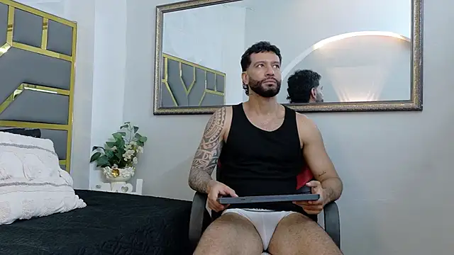 Snapshot of yorbymaxx chatting on September 16, 2025, 2:07 pm yorbymaxx online show from September 16, 2025, 2:07 pm