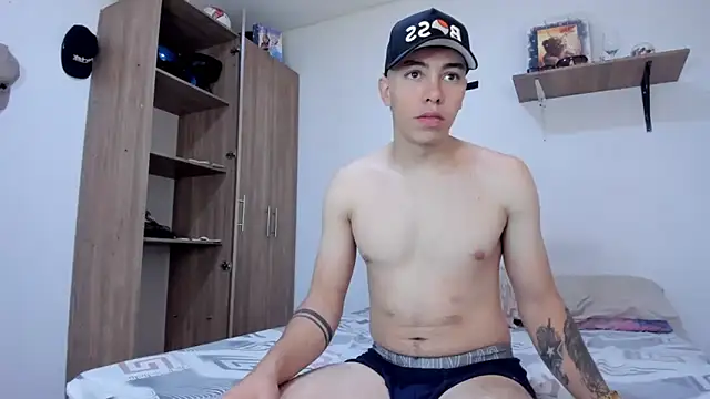 Snapshot of martin_and_samantha chatting on September 16, 2025, 3:40 am martin and samantha online show from September 16, 2025, 3:40 am