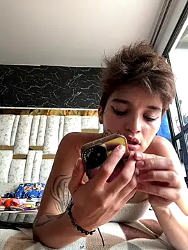 Snapshot of DayanaDG chatting on December 14, 2025, 5:18 pm DayanaDG online show from December 14, 2025, 5:18 pm