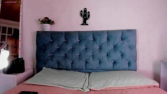 Tommy Lovee online show from December 18, 2025, 11:41 pm