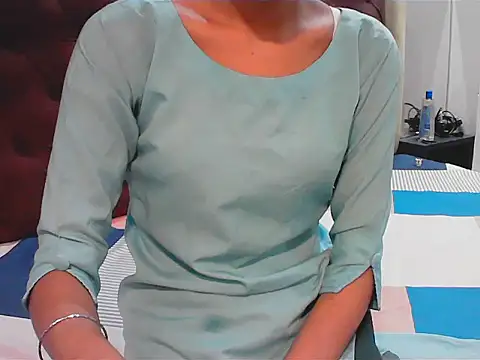 Snapshot of elize__ chatting on September 30, 2025, 4:40 am elize   online show from September 30, 2025, 4:40 am