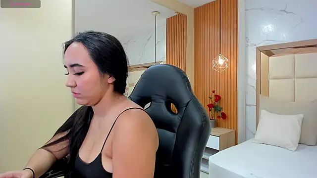 Snapshot of julieta_rosee chatting on October 24, 2025, 10:09 pm julieta rosee online show from October 24, 2025, 10:09 pm