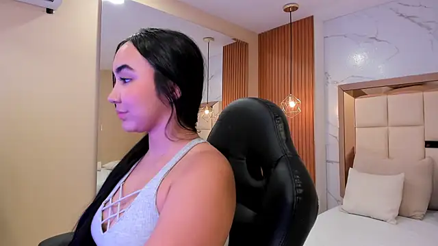 Snapshot of julieta_rosee chatting on October 28, 2025, 10:20 pm julieta rosee online show from October 28, 2025, 10:20 pm