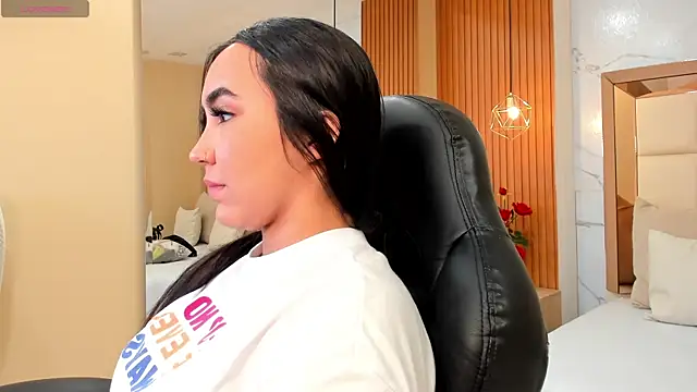 Snapshot of julieta_rosee chatting on November 25, 2025, 9:48 pm julieta rosee online show from November 25, 2025, 9:48 pm