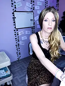 Snapshot of Purple2StayThnxx chatting on December 1, 2025, 7:37 pm Purple2StayThnxx online show from December 1, 2025, 7:37 pm