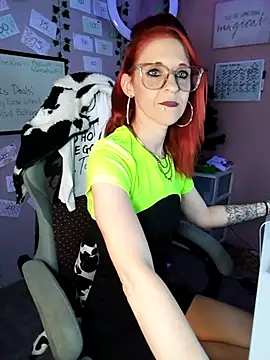 Snapshot of Purple2StayThnxx chatting on November 27, 2025, 10:54 pm Purple2StayThnxx online show from November 27, 2025, 10:54 pm