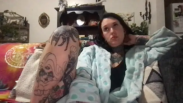 chelseasmiles online show from December 19, 2025, 2:59 am