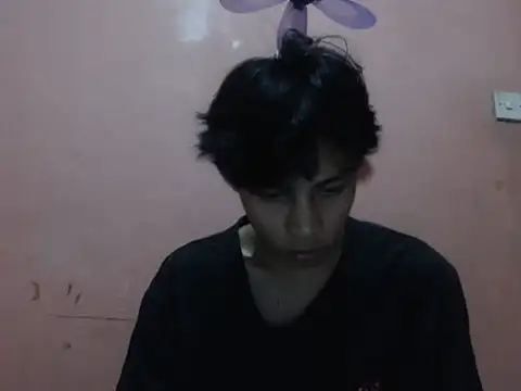 Snapshot of Kyoshi_19 chatting on November 3, 2025, 1:04 pm Kyoshi 19 online show from November 3, 2025, 1:04 pm