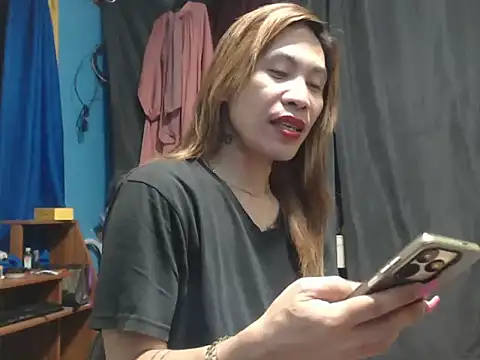 YourTopweng online show from December 3, 2025, 2:27 pm