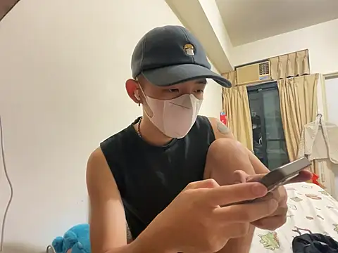 boyjoe10 online show from April 9, 2026, 12:44 pm