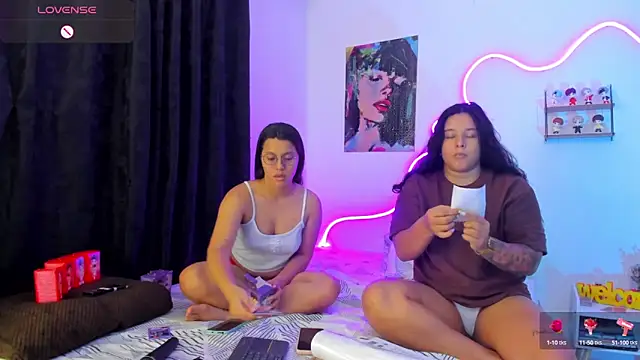 Snapshot of Dilan_and_Mia chatting on September 18, 2025, 1:19 am Dilan and Mia online show from September 18, 2025, 1:19 am