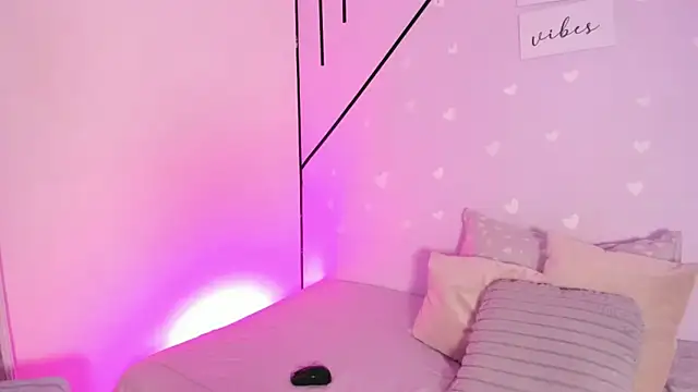 MiahCornell  online show from March 6, 2026, 8:15 pm