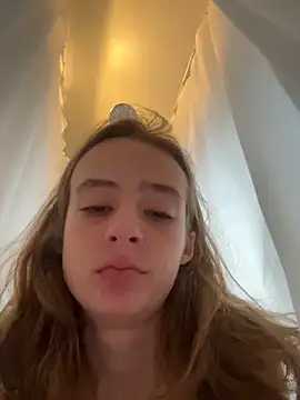 SeccySerena online show from November 6, 2025, 8:02 pm