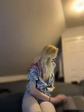 SeccySerena online show from April 13, 2026, 5:28 pm