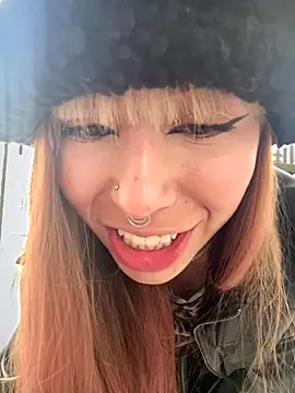 Snapshot of Sallem_Pink chatting on November 26, 2025, 11:21 am Sallem Pink online show from November 26, 2025, 11:21 am