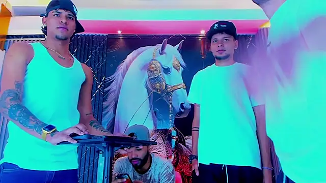 Dominic Max  online show from September 14, 2025, 4:46 am