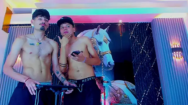 Dominic Max  online show from September 14, 2025, 4:51 pm