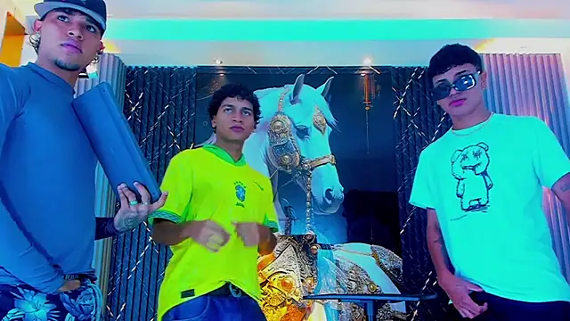 Dominic Max  online show from September 19, 2025, 3:43 am