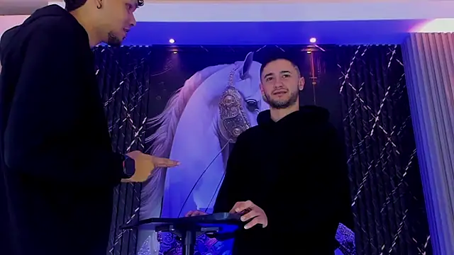 Dominic Max  online show from September 12, 2025, 4:12 am