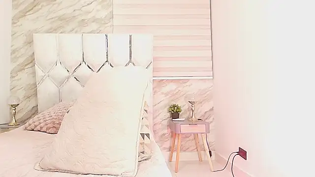 cataleya ebony  online show from January 12, 2026, 3:02 am