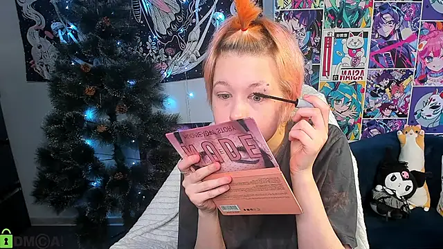 CarolineRichter online show from December 21, 2025, 7:04 pm