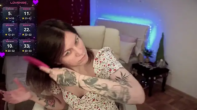 TinaMelt online show from November 11, 2025, 6:36 pm