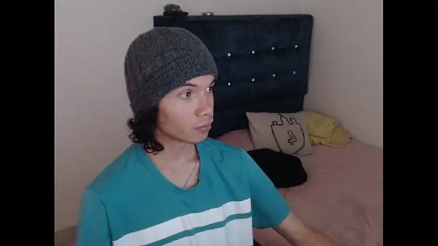 Xoxo Smiles online show from September 19, 2025, 3:27 pm