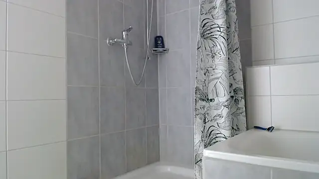 Hijuga online show from November 30, 2025, 11:33 am