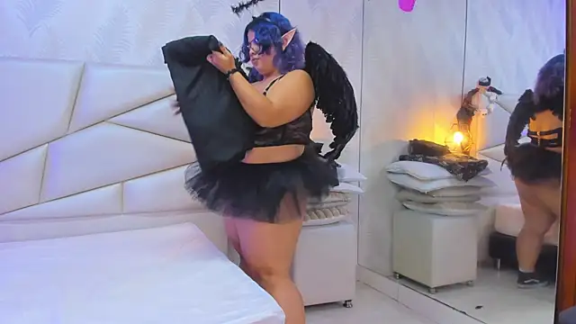 Snapshot of lulukawai16 chatting on October 31, 2025, 7:10 pm lulukawai16 online show from October 31, 2025, 7:10 pm