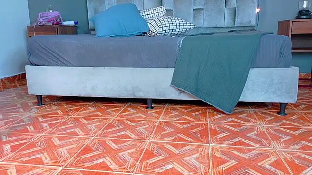 RiriiBrunette   online show from January 15, 2026, 8:34 pm