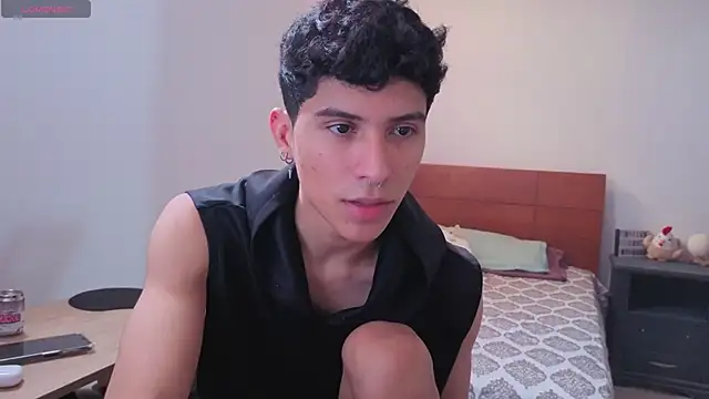 Snapshot of LuClawthorne_ chatting on March 28, 2026, 5:36 pm LuClawthorne online show from March 28, 2026, 5:36 pm