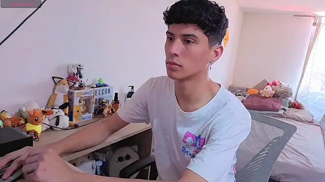 Snapshot of LuClawthorne_ chatting on March 21, 2026, 6:45 pm LuClawthorne online show from March 21, 2026, 6:45 pm