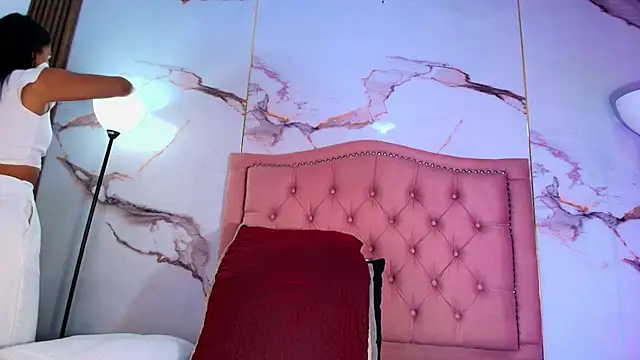 AlyaThompson online show from May 24, 2026, 4:12 am