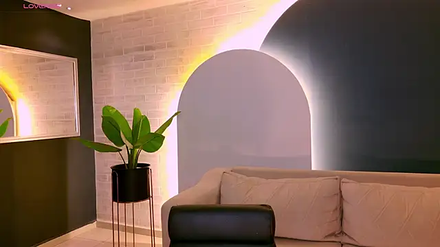 Snapshot of AgathaKondo_ chatting on November 3, 2025, 8:23 pm AgathaKondo online show from November 3, 2025, 8:23 pm