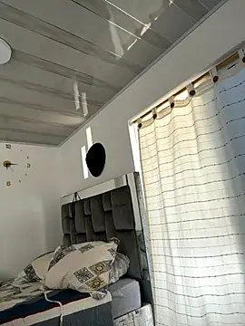 Snapshot of Terra-22cm chatting on October 26, 2025, 5:35 pm Terra-22cm online show from October 26, 2025, 5:35 pm