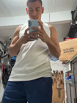 Snapshot of Terra-22cm chatting on October 27, 2025, 2:29 pm Terra-22cm online show from October 27, 2025, 2:29 pm