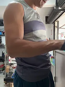 Snapshot of Terra-22cm chatting on October 28, 2025, 3:00 pm Terra-22cm online show from October 28, 2025, 3:00 pm