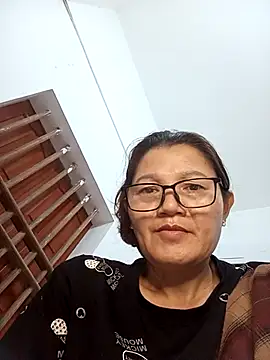 Snapshot of Vina_venus chatting on December 21, 2025, 12:46 am Vina venus online show from December 21, 2025, 12:46 am