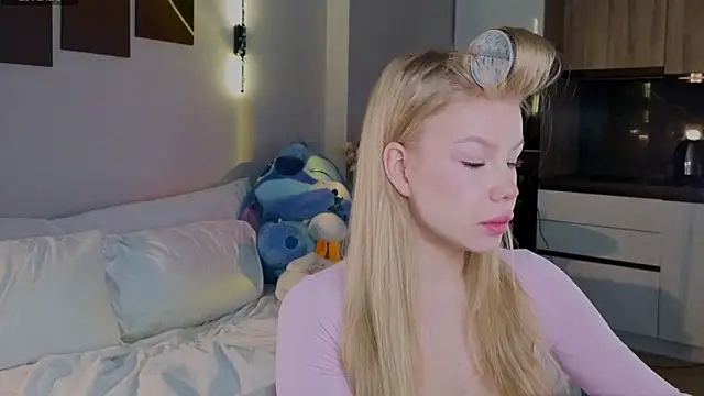 emilyshepar d online show from March 31, 2026, 2:13 am